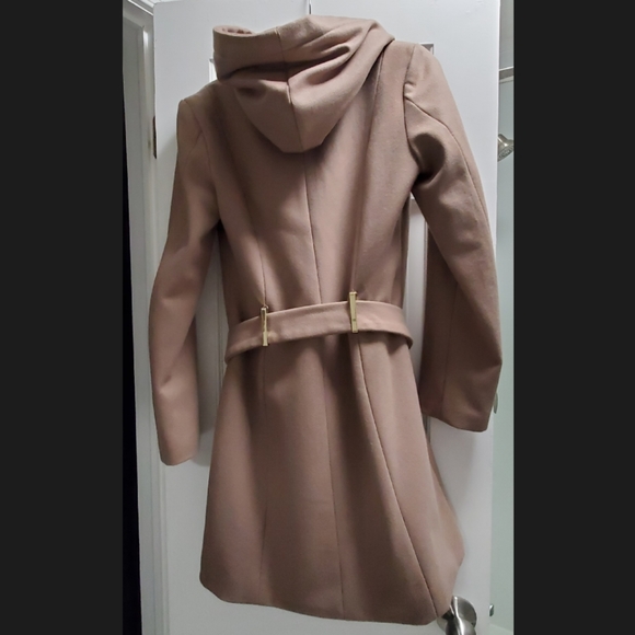 NWOT Tahari Coat - Picture 3 of 6